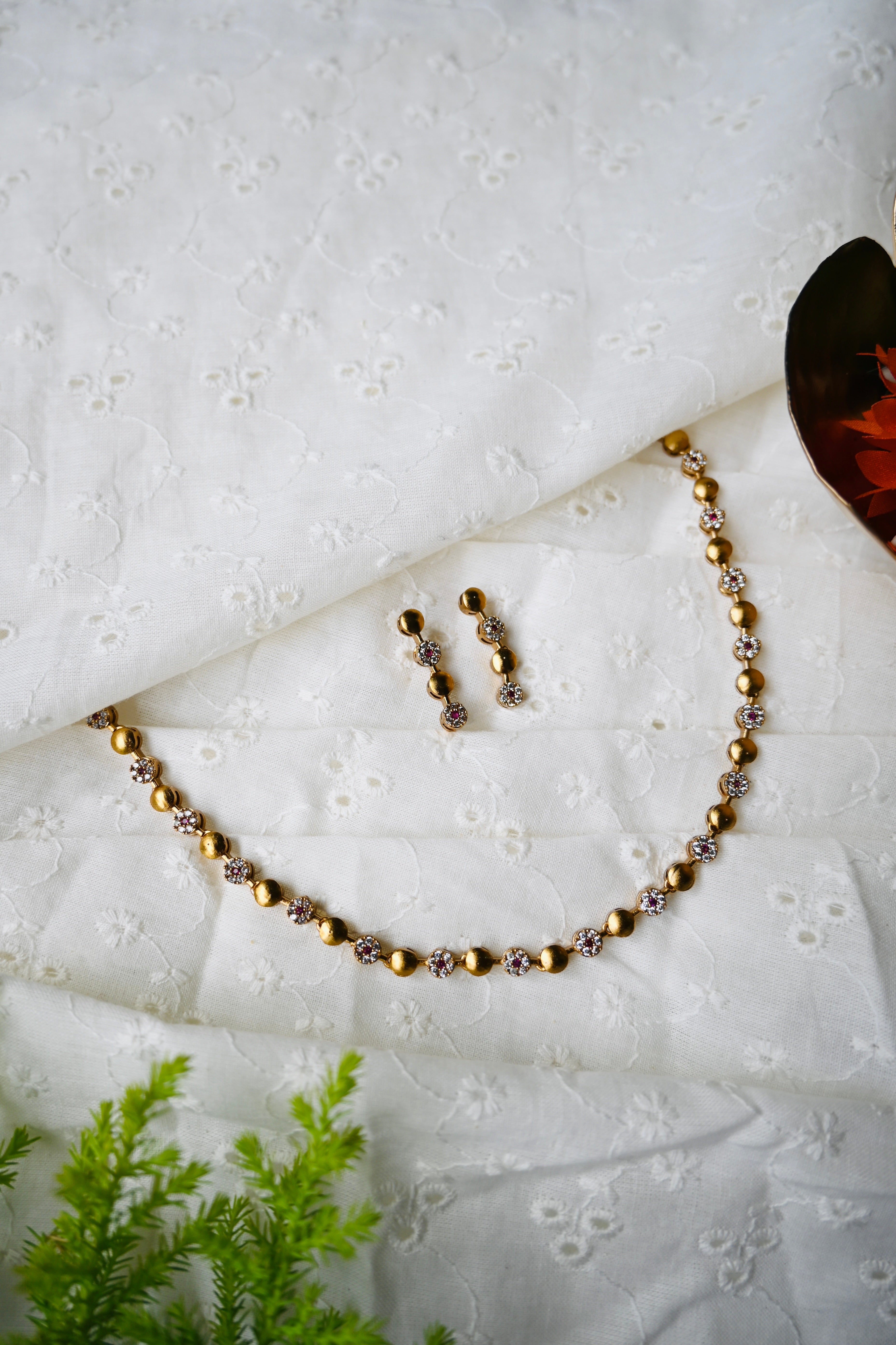 LAVANYA - SIMPLE NECKLAC