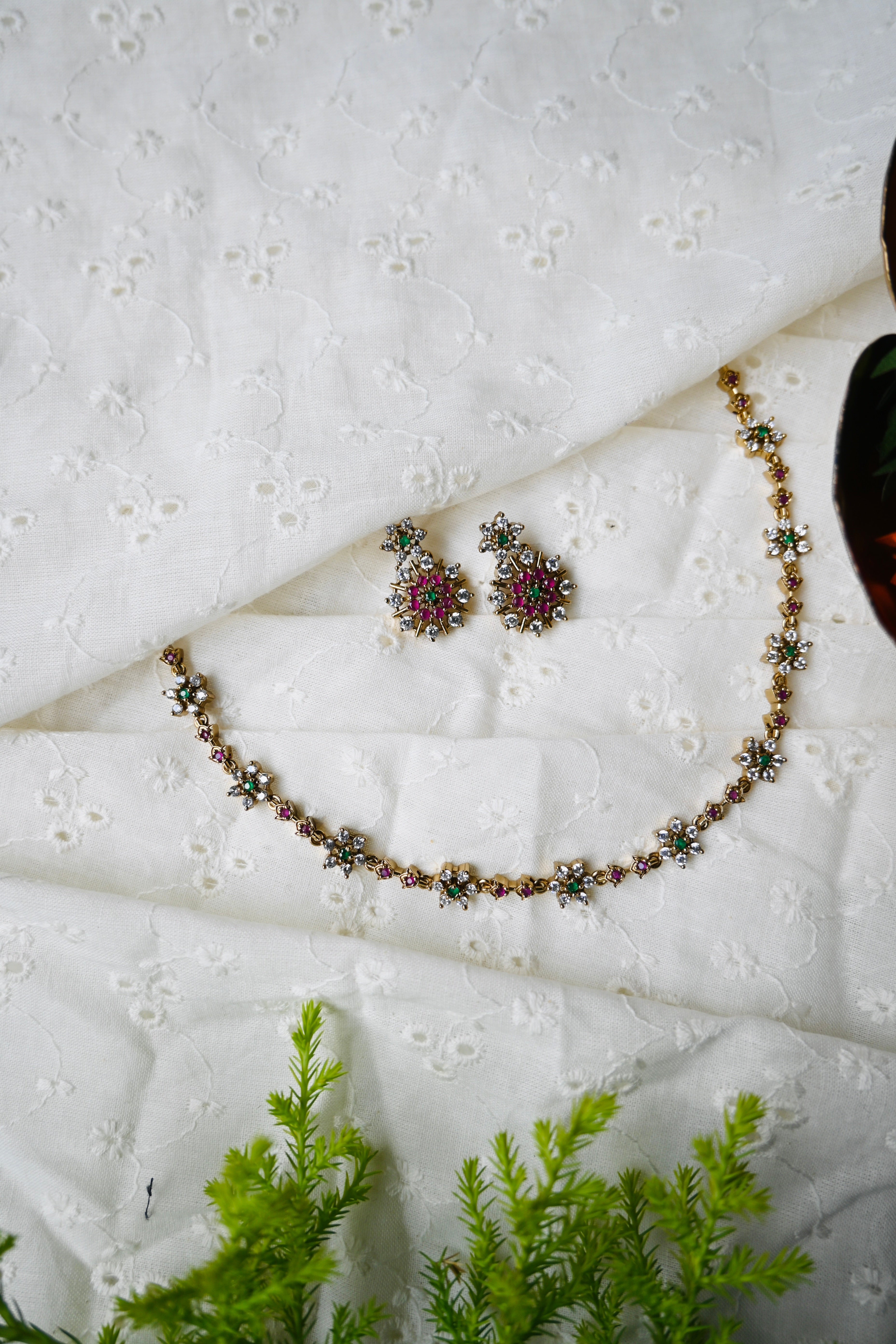 CHANDRIKA - STONE NECKLACE