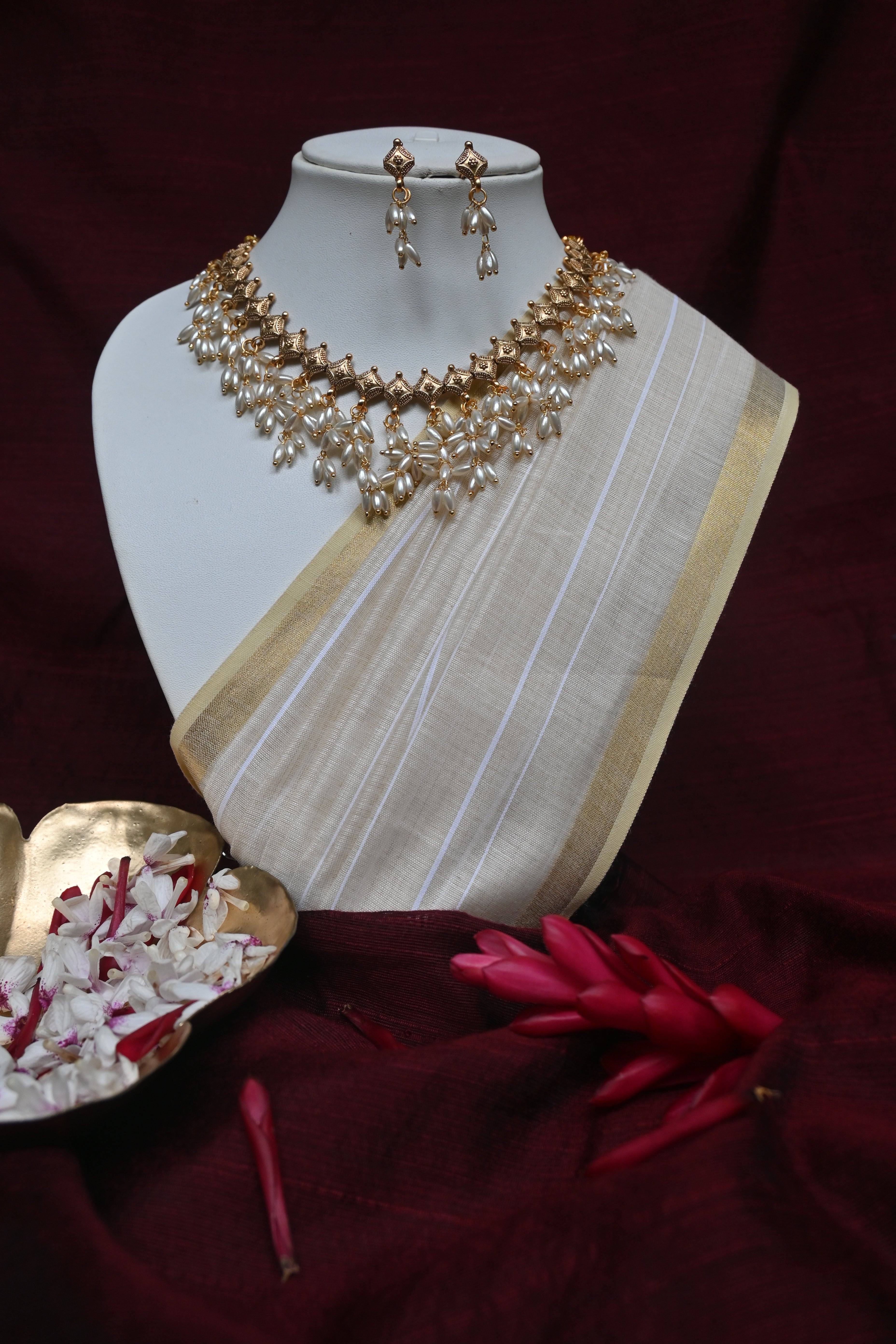 Mahima - Simple And Elegant Necklace Set