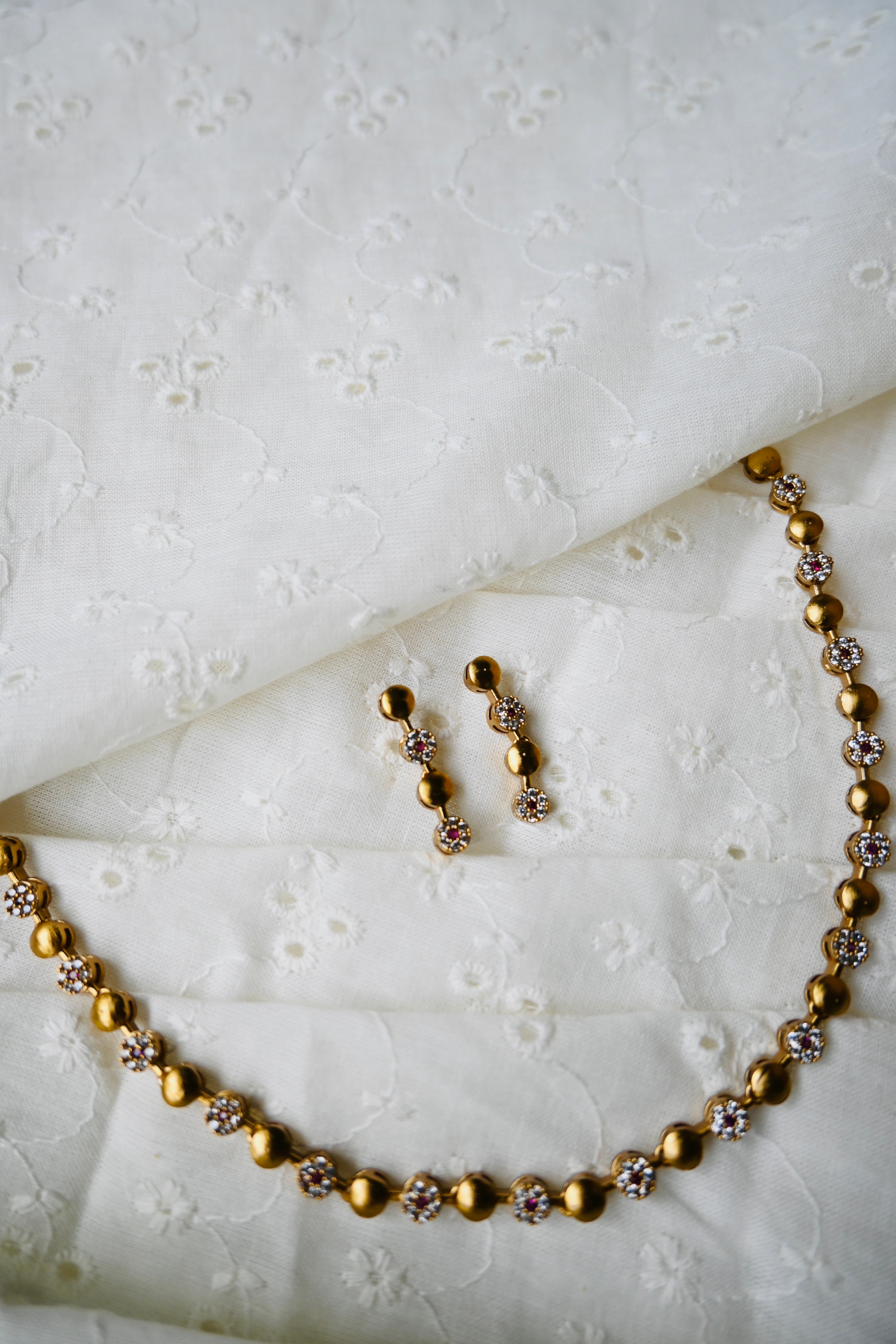 LAVANYA - SIMPLE NECKLAC