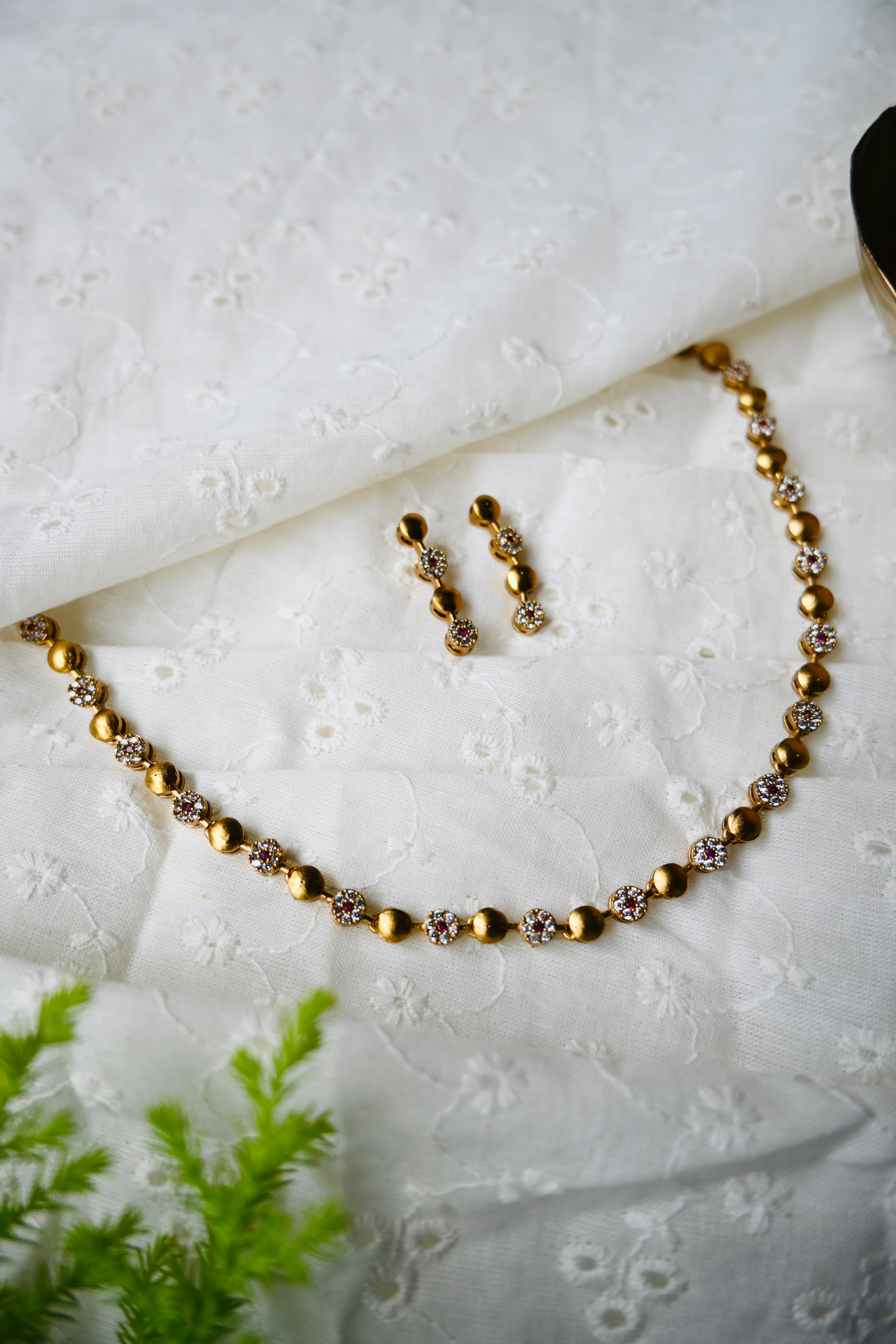 LAVANYA - SIMPLE NECKLAC