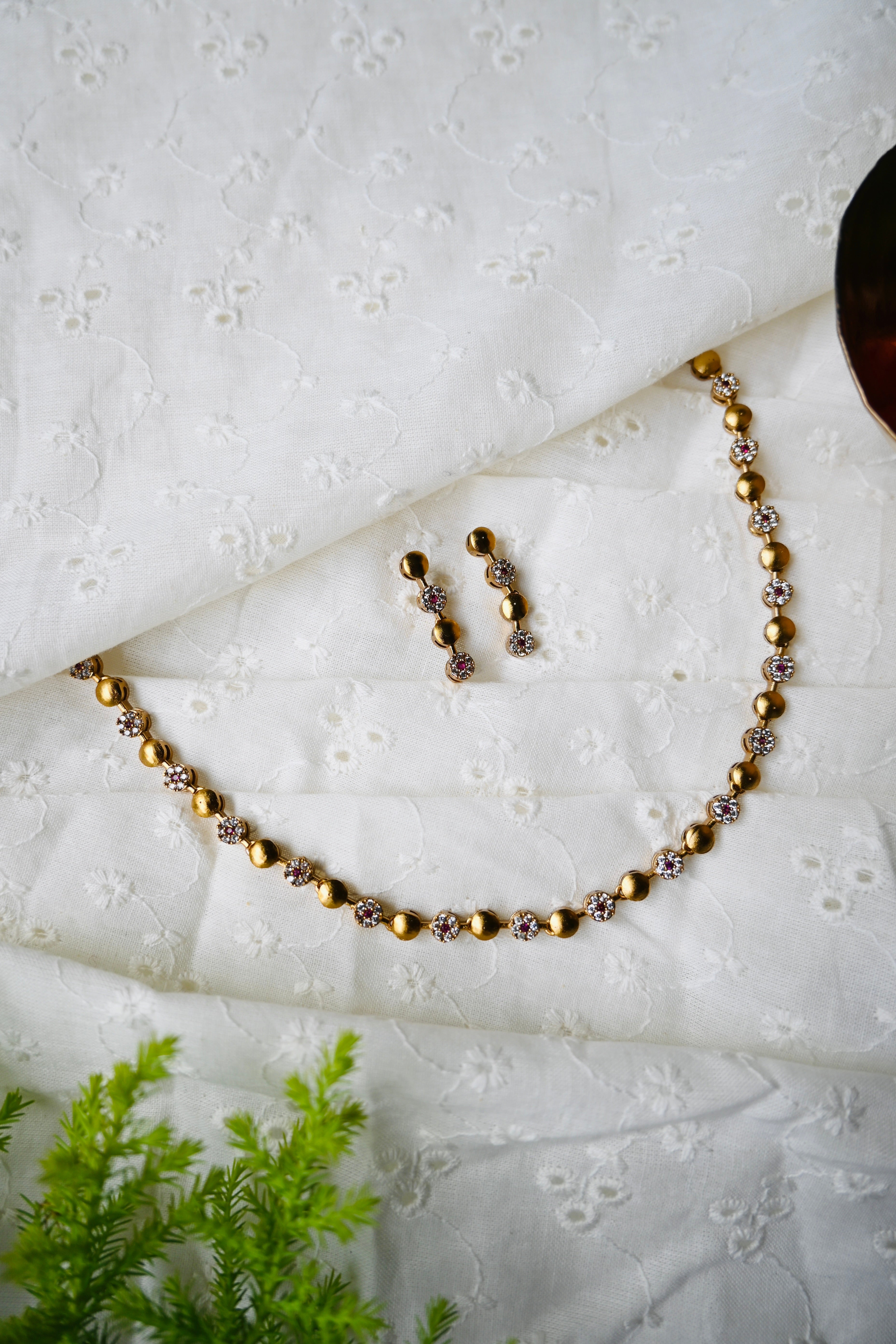 LAVANYA - SIMPLE NECKLACE
