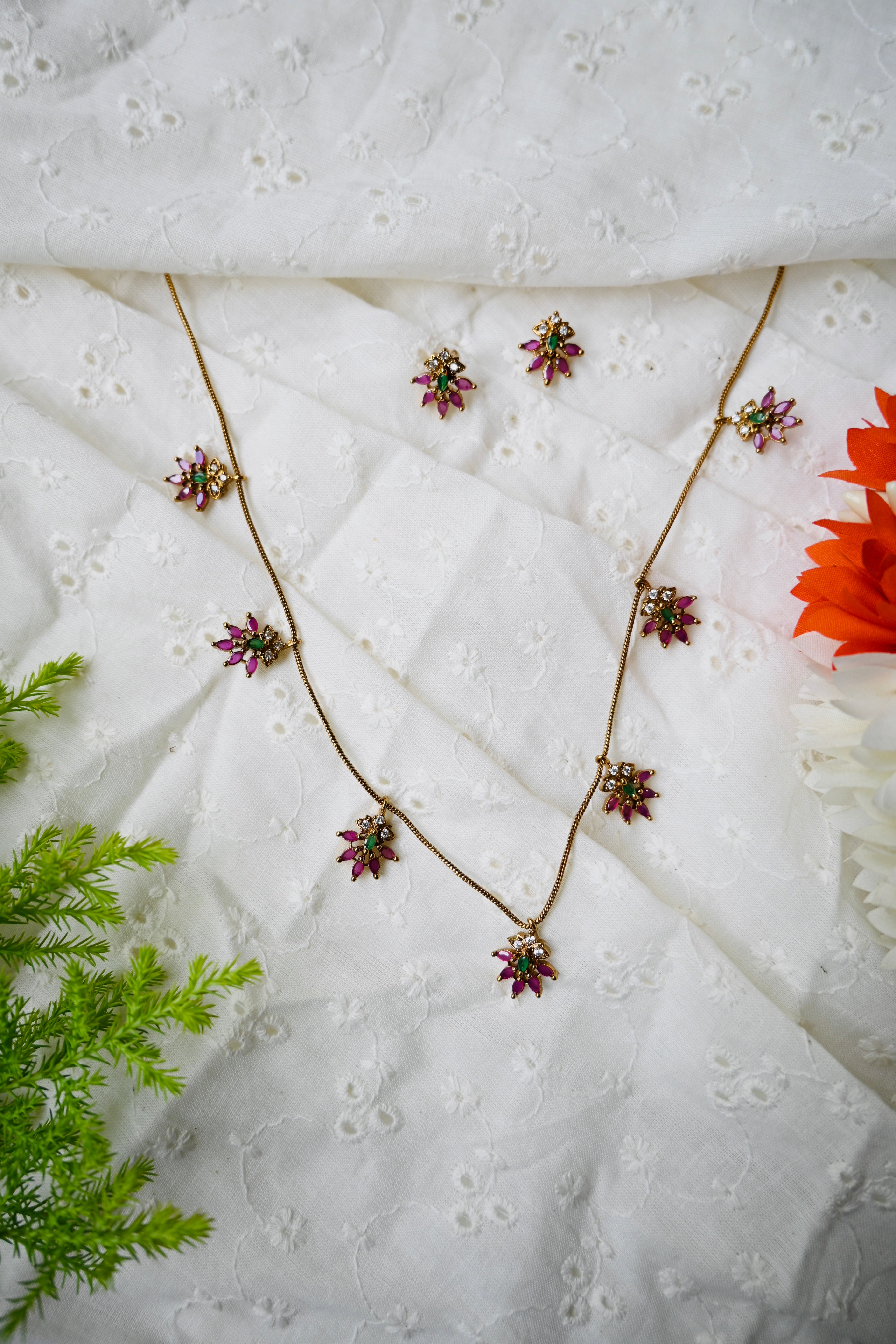 YUVARANI - RED AD STONE CHAIN